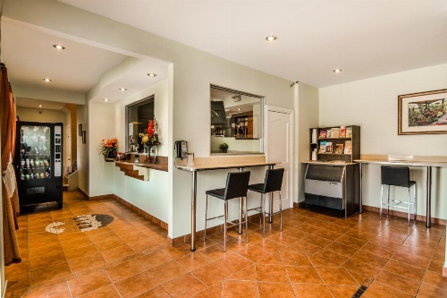 Olux Hotel-Motel-Suites image 7